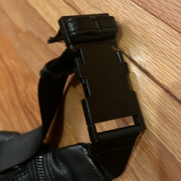 Black Leather Fanny Bag Shoulder Satchel - Picture 12 of 12